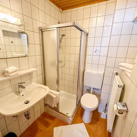 Konukevi Fruehstueckspension Seeblick